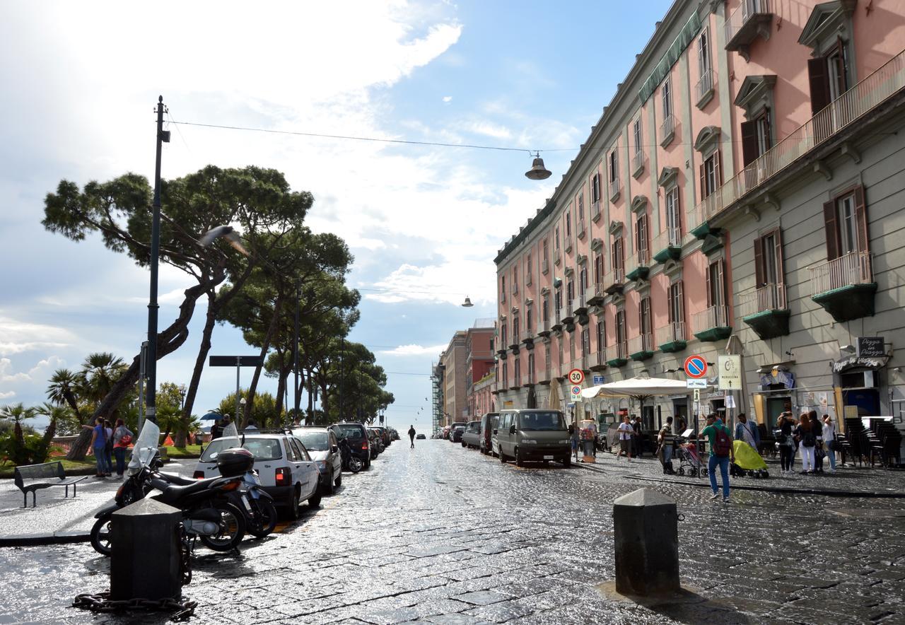 Relais Piazza Del Plebiscito B&B Неаполь Экстерьер фото