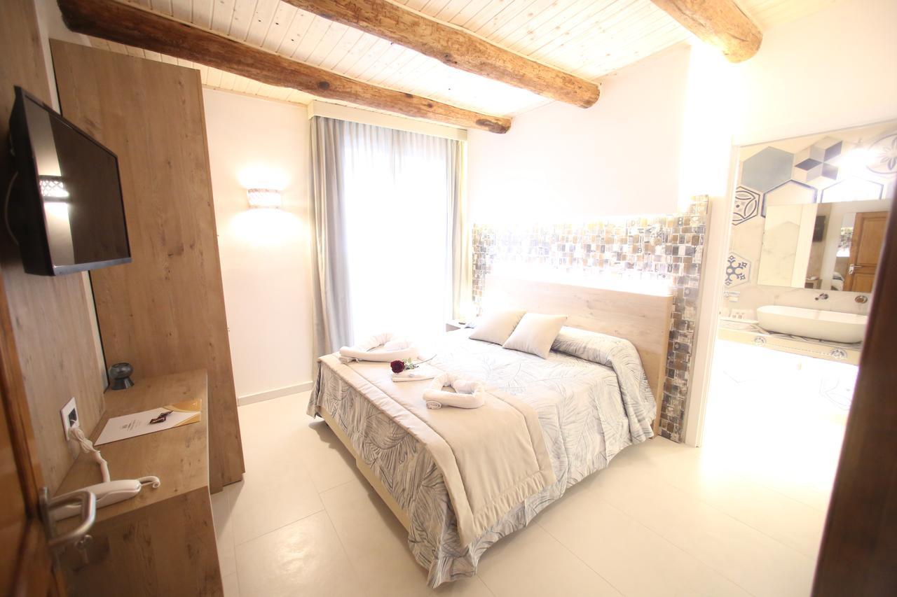 Relais Piazza Del Plebiscito B&B Неаполь Экстерьер фото