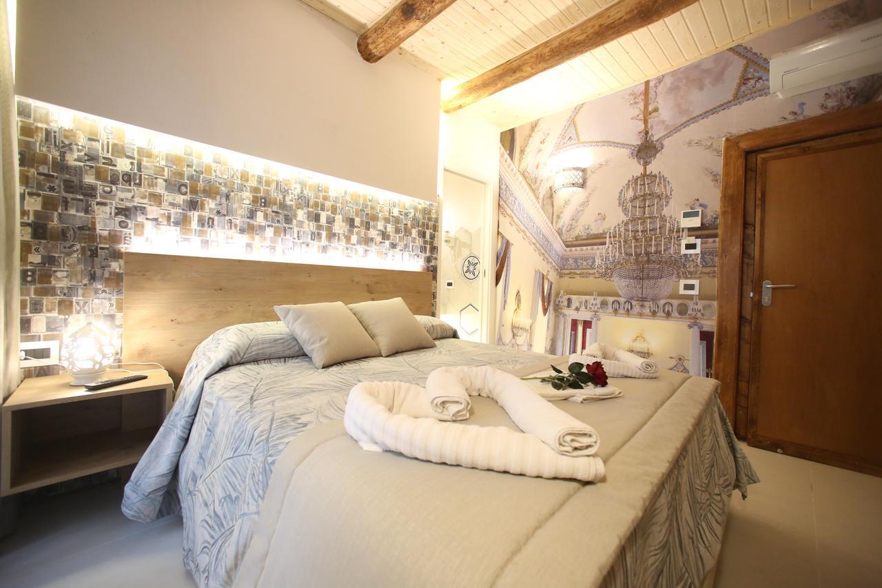 Relais Piazza Del Plebiscito B&B Неаполь Экстерьер фото
