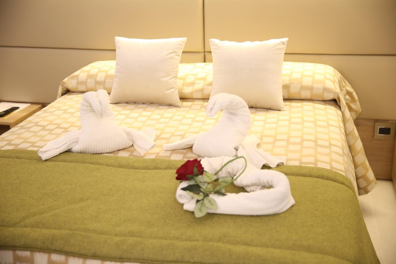 Relais Piazza Del Plebiscito B&B Неаполь Экстерьер фото