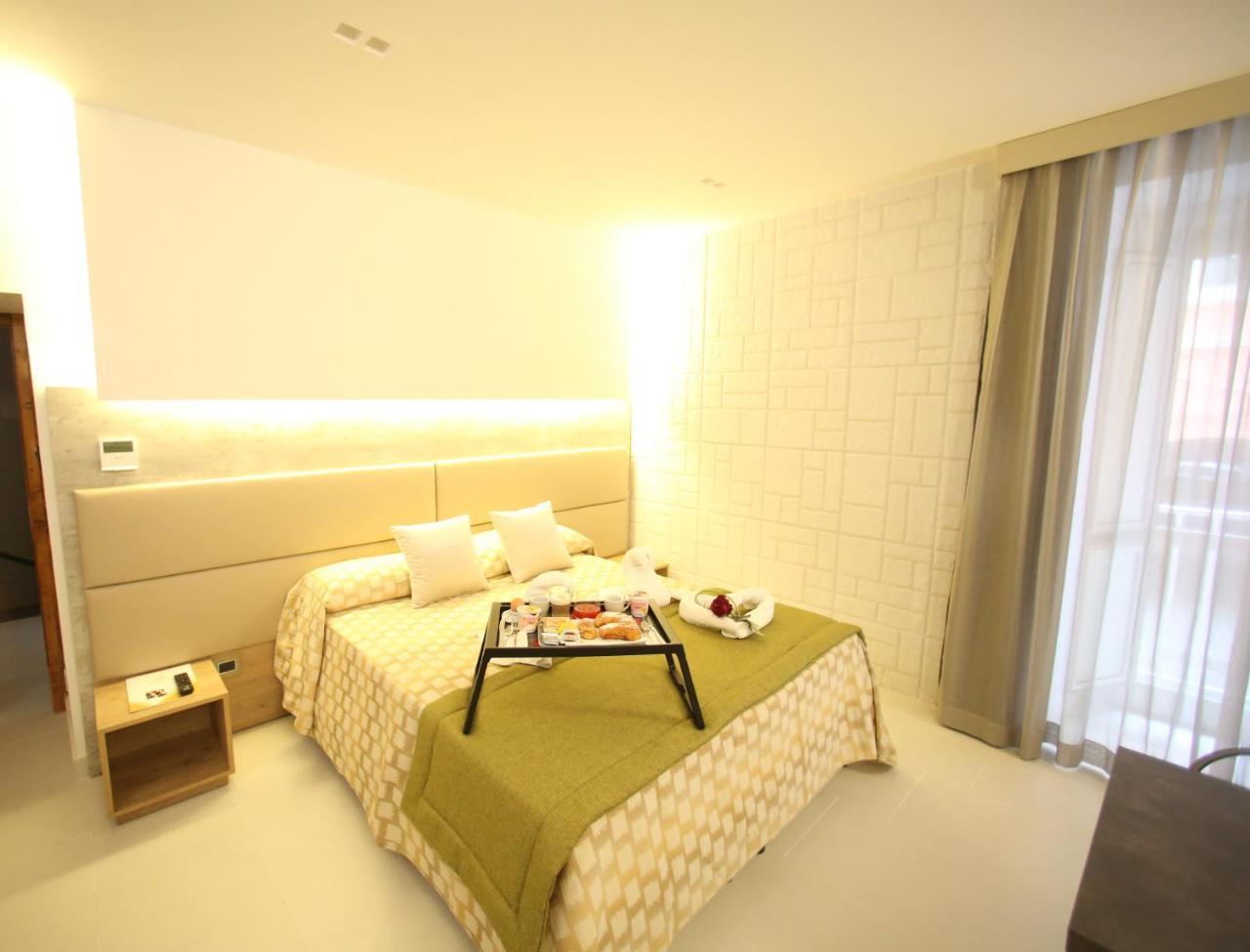 Relais Piazza Del Plebiscito B&B Неаполь Экстерьер фото