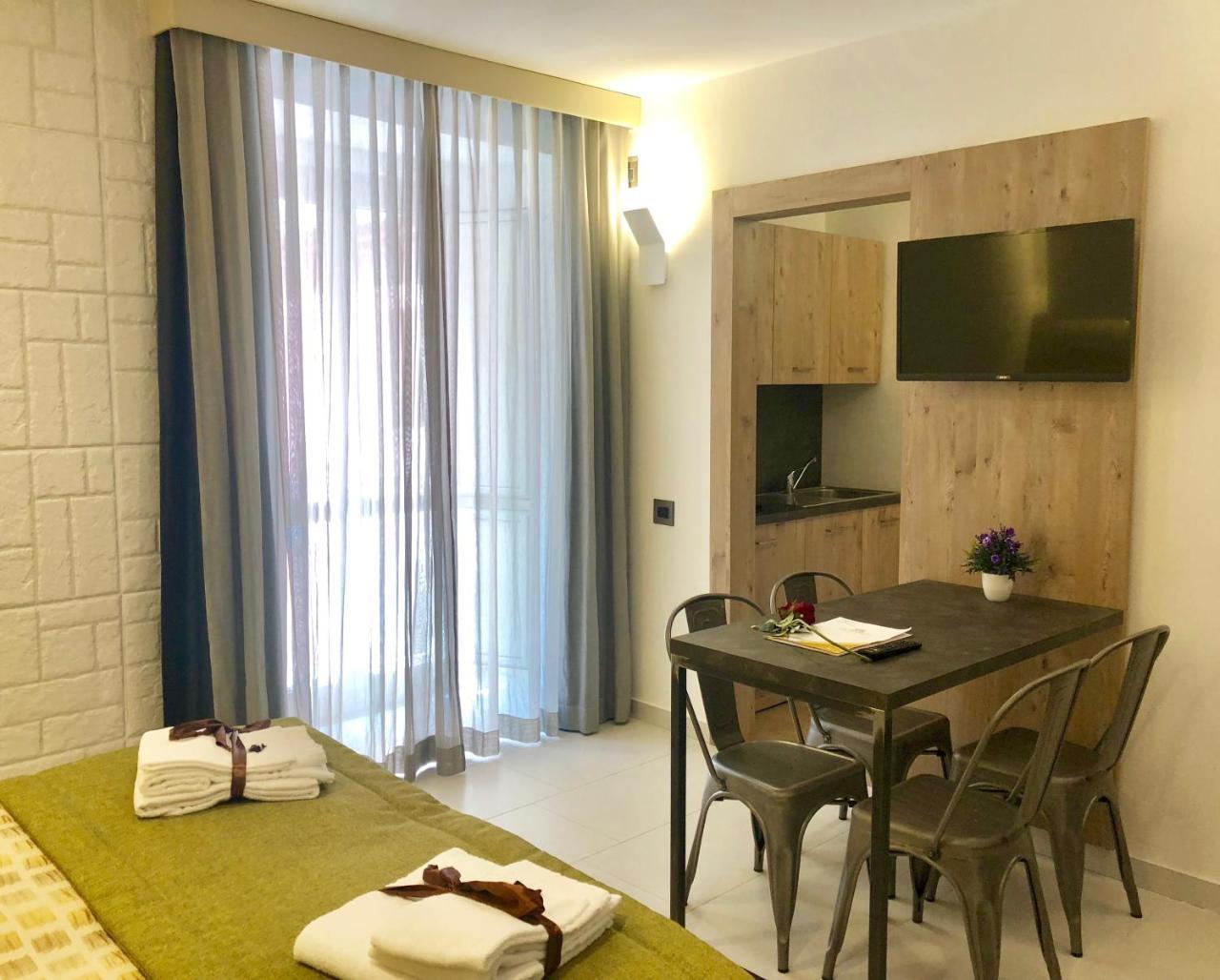 Relais Piazza Del Plebiscito B&B Неаполь Экстерьер фото