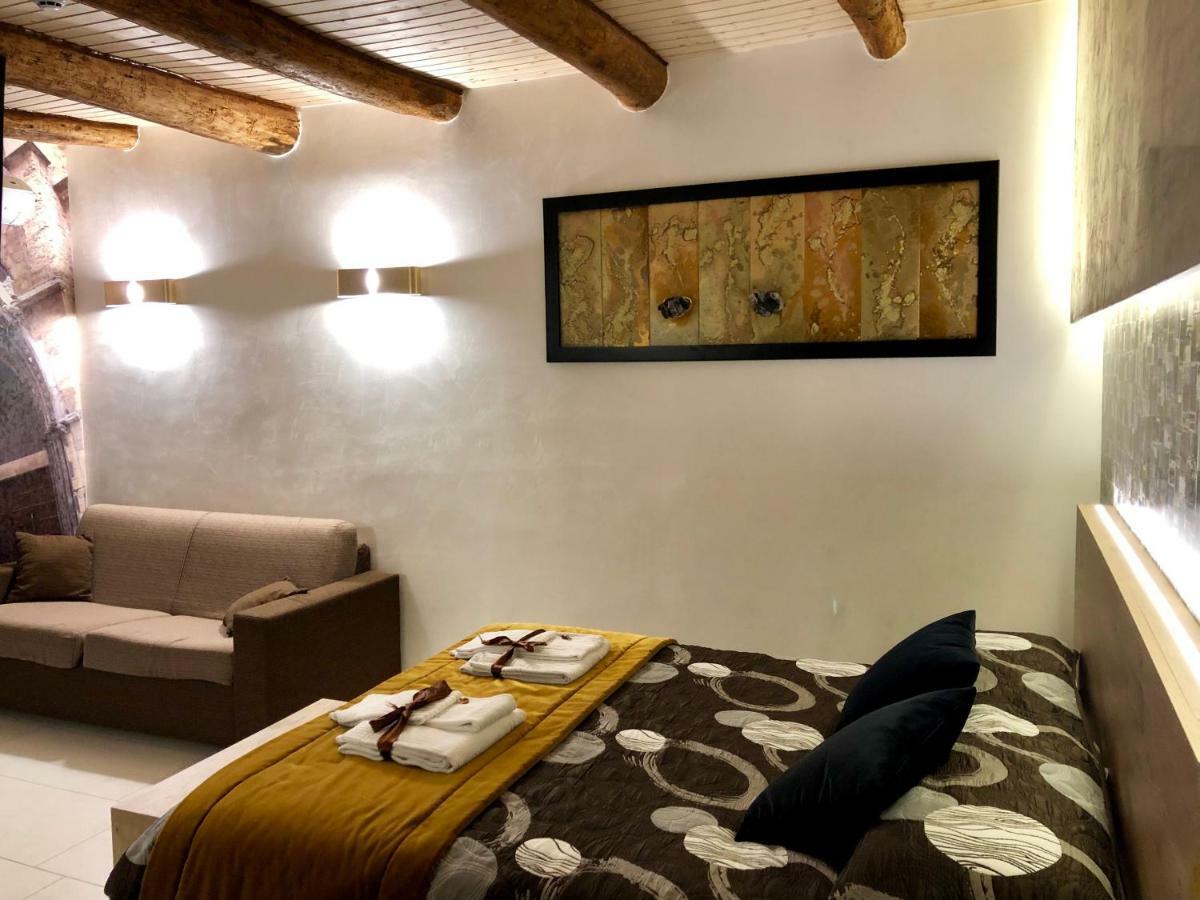 Relais Piazza Del Plebiscito B&B Неаполь Экстерьер фото